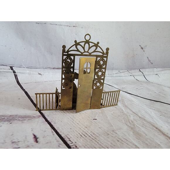 Vintage Danbury Mint 1984 Gold Christmas Ornament 3D Caroling Carolers at Door - Picture 6 of 7